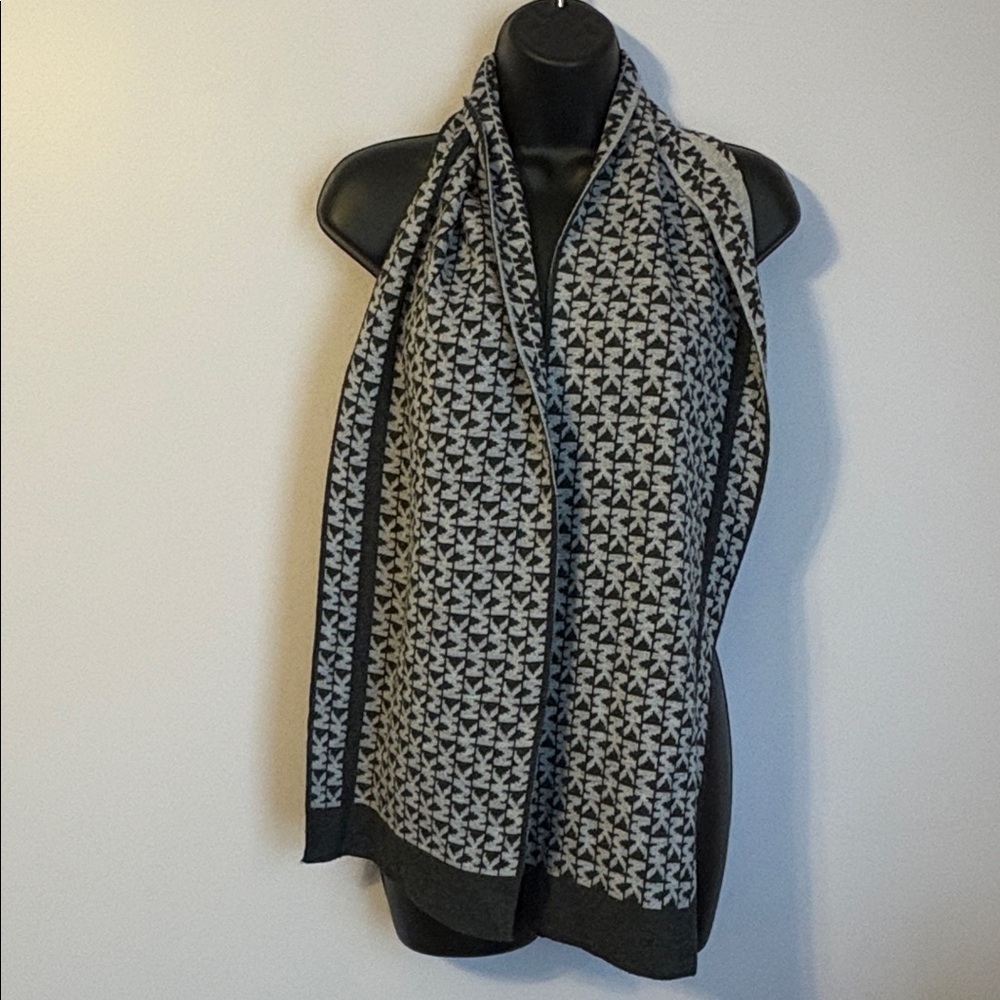Michael Kors Scarf Shawl MK Monogram Reversible Gray Knit Logo OS